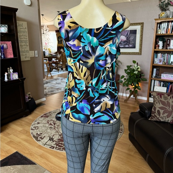 Chico’s multicolored sleeveless blouse-size L - Picture 9 of 10